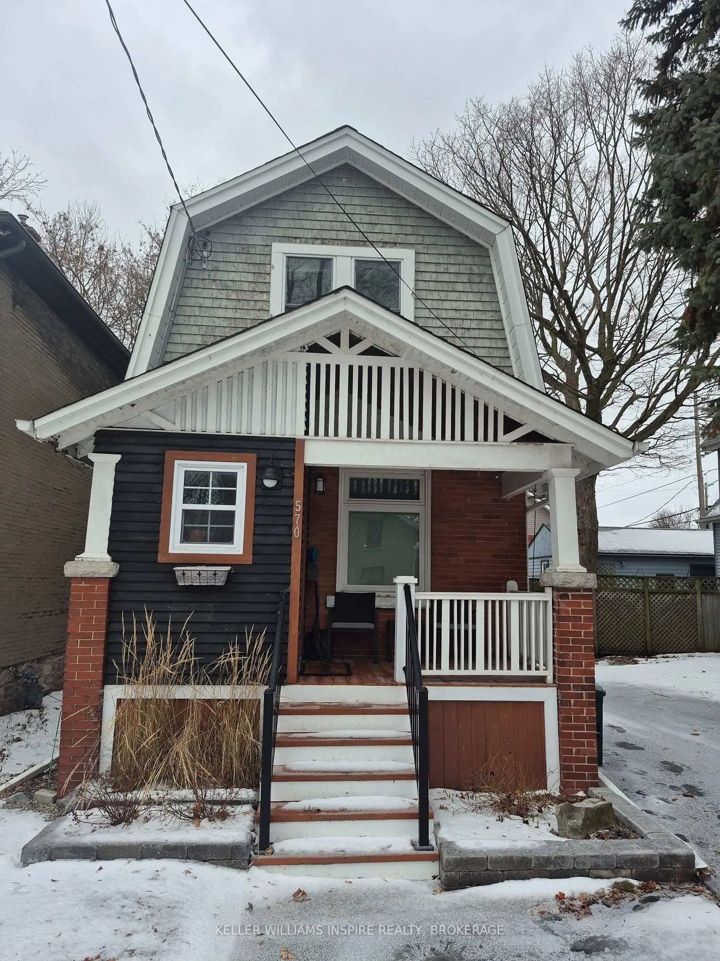 Front of 570 Frontenac Street