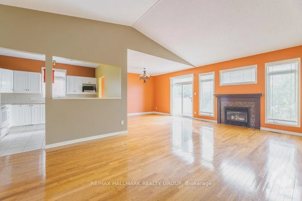 Photo 3 of 104 Bartlett, Ottawa, Hunt Club/Western Community — HOMEH