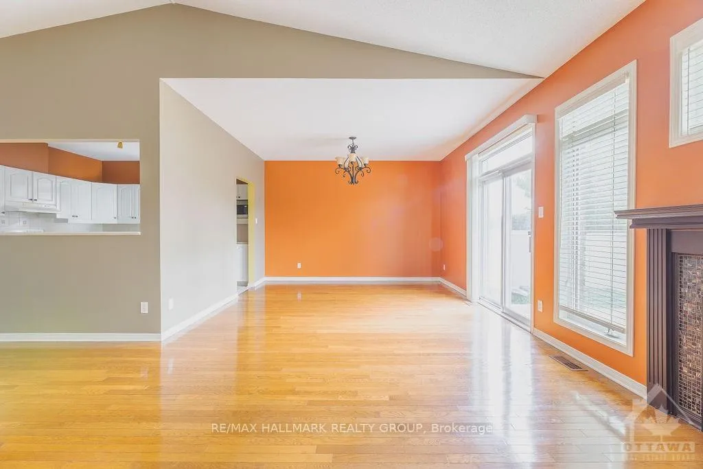 Photo 4 of 104 Bartlett, Ottawa, Hunt Club/Western Community — HOMEH