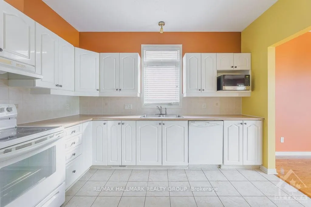 Photo 6 of 104 Bartlett, Ottawa, Hunt Club/Western Community — HOMEH