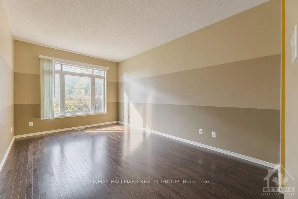 Photo 7 of 104 Bartlett, Ottawa, Hunt Club/Western Community — HOMEH