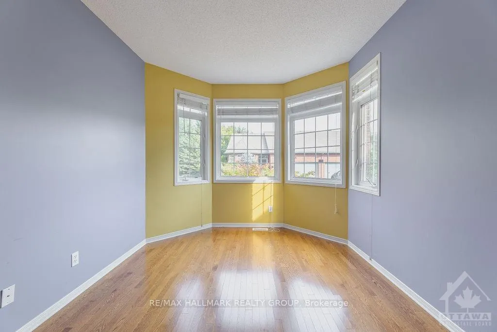 Photo 9 of 104 Bartlett, Ottawa, Hunt Club/Western Community — HOMEH