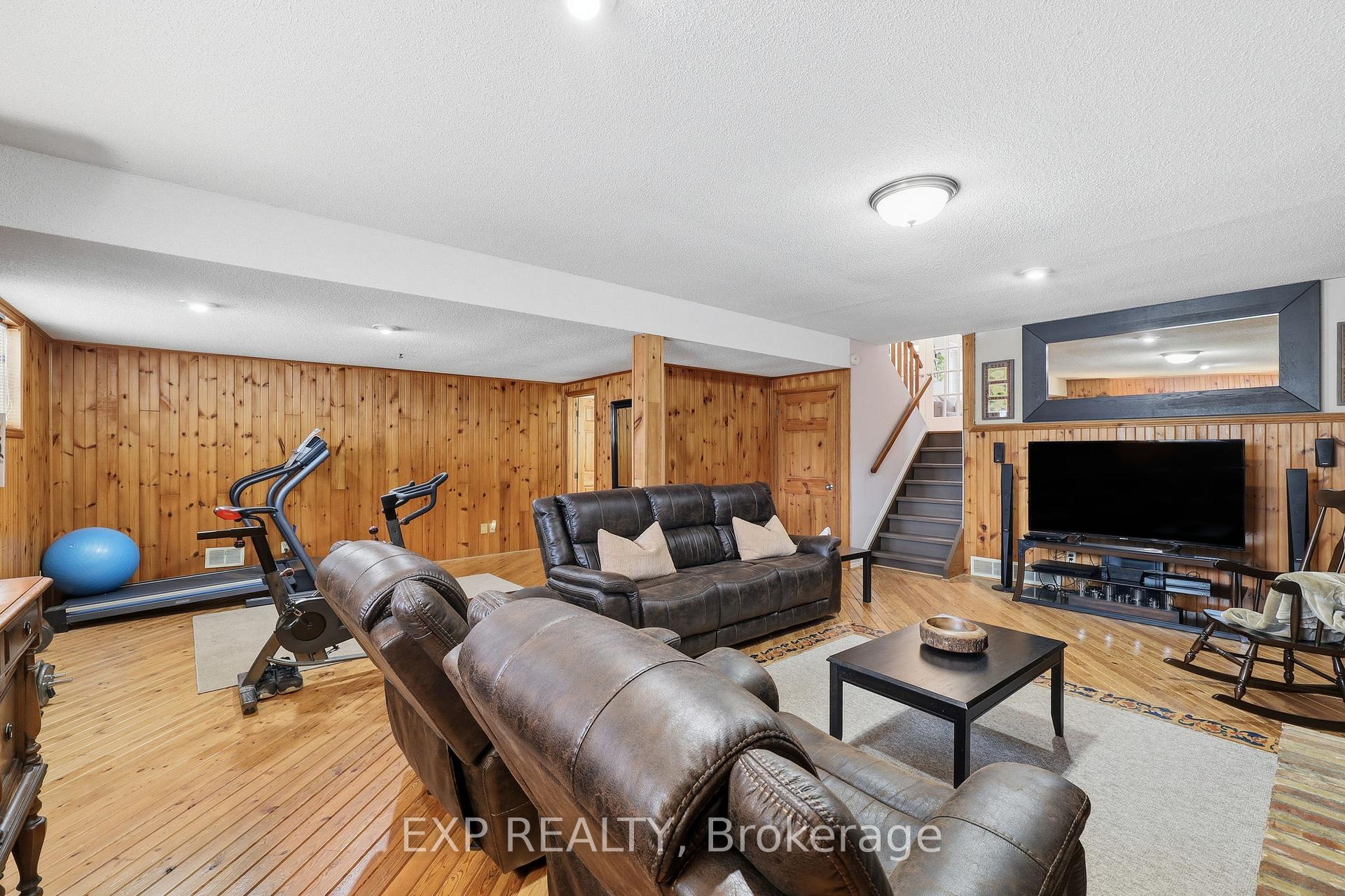 Photo 29 of 125 Gibson Crescent, Lucan Biddulph, Lucan — HOMEH