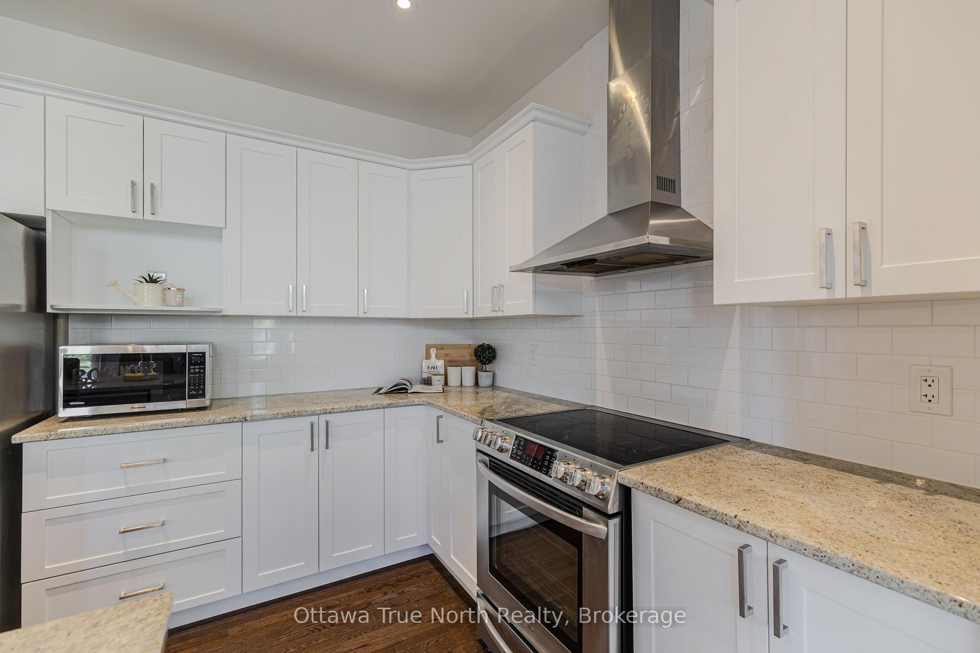 Photo 12 of 218 Keyrock Drive, Ottawa, Kanata - Kanata Lakes/Heritage Hills — HOMEH