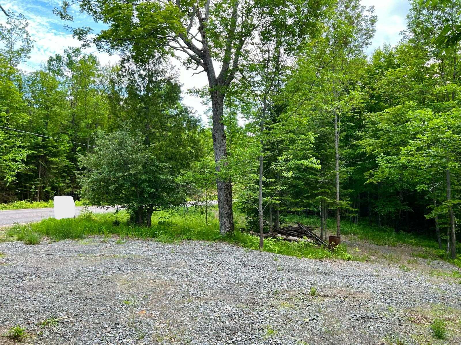 Front of 678 Centreview Road