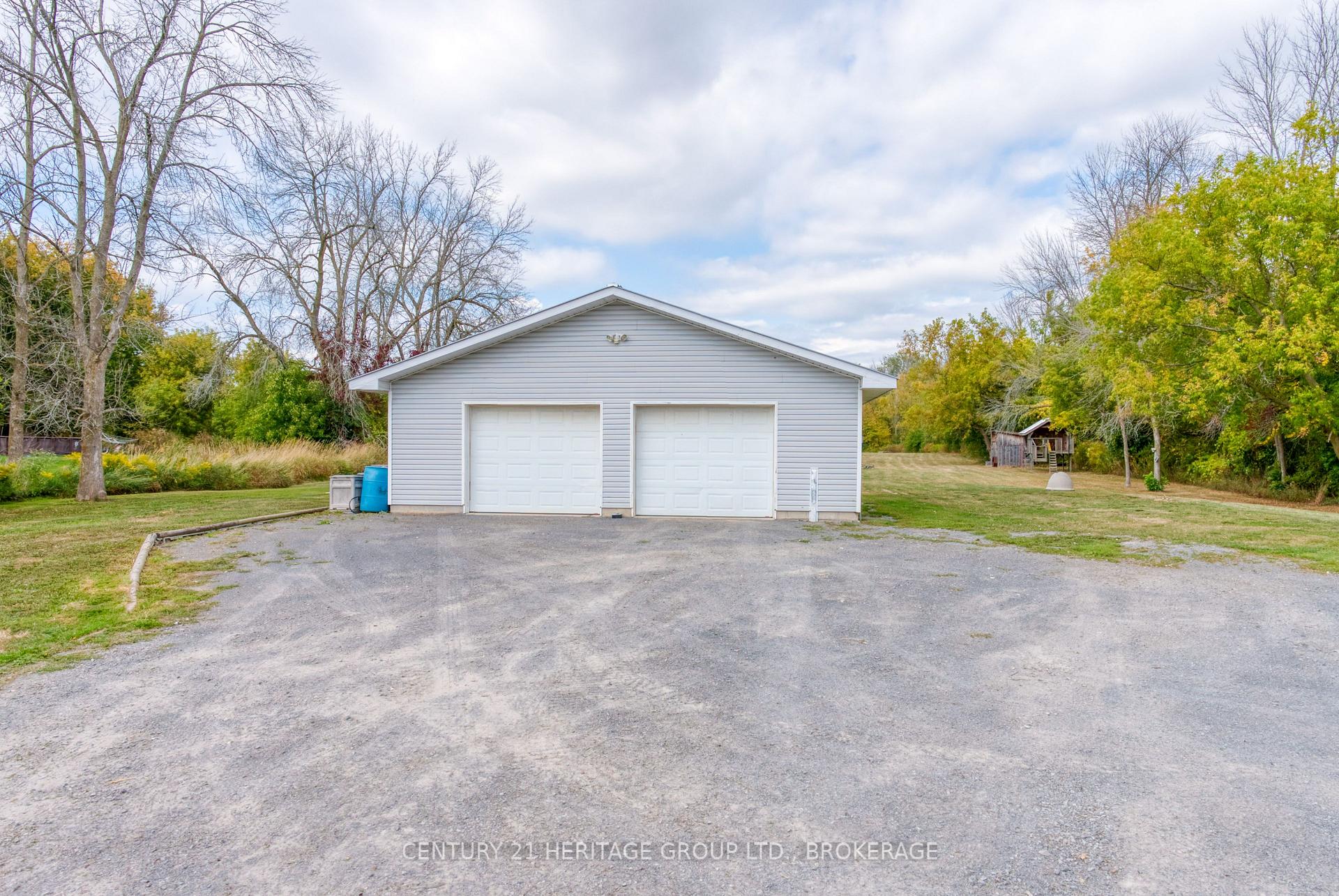 Photo 30 of 6913 County 2 Road, Loyalist, Lennox and Addington - South — HOMEH