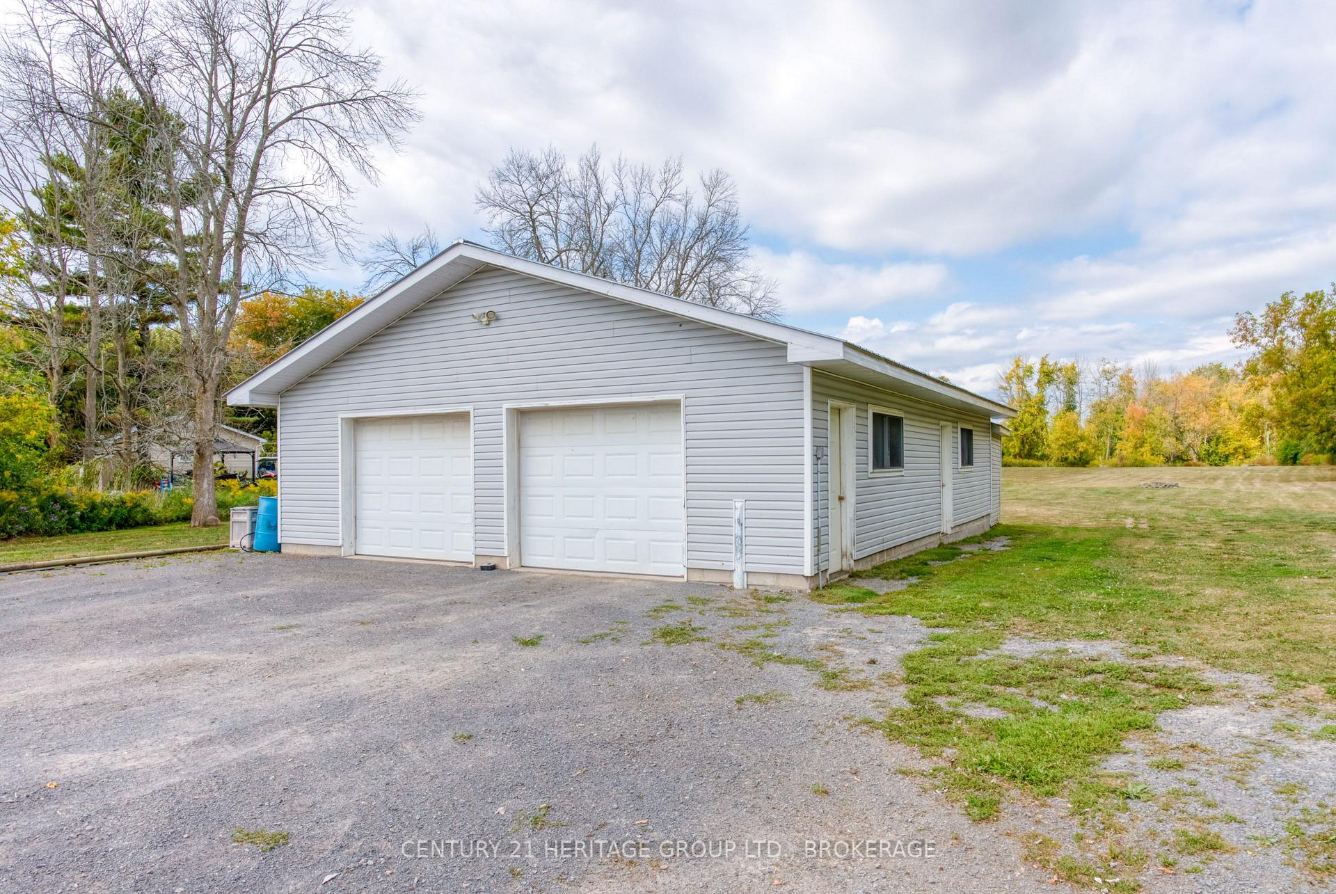 Photo 31 of 6913 County 2 Road, Loyalist, Lennox and Addington - South — HOMEH