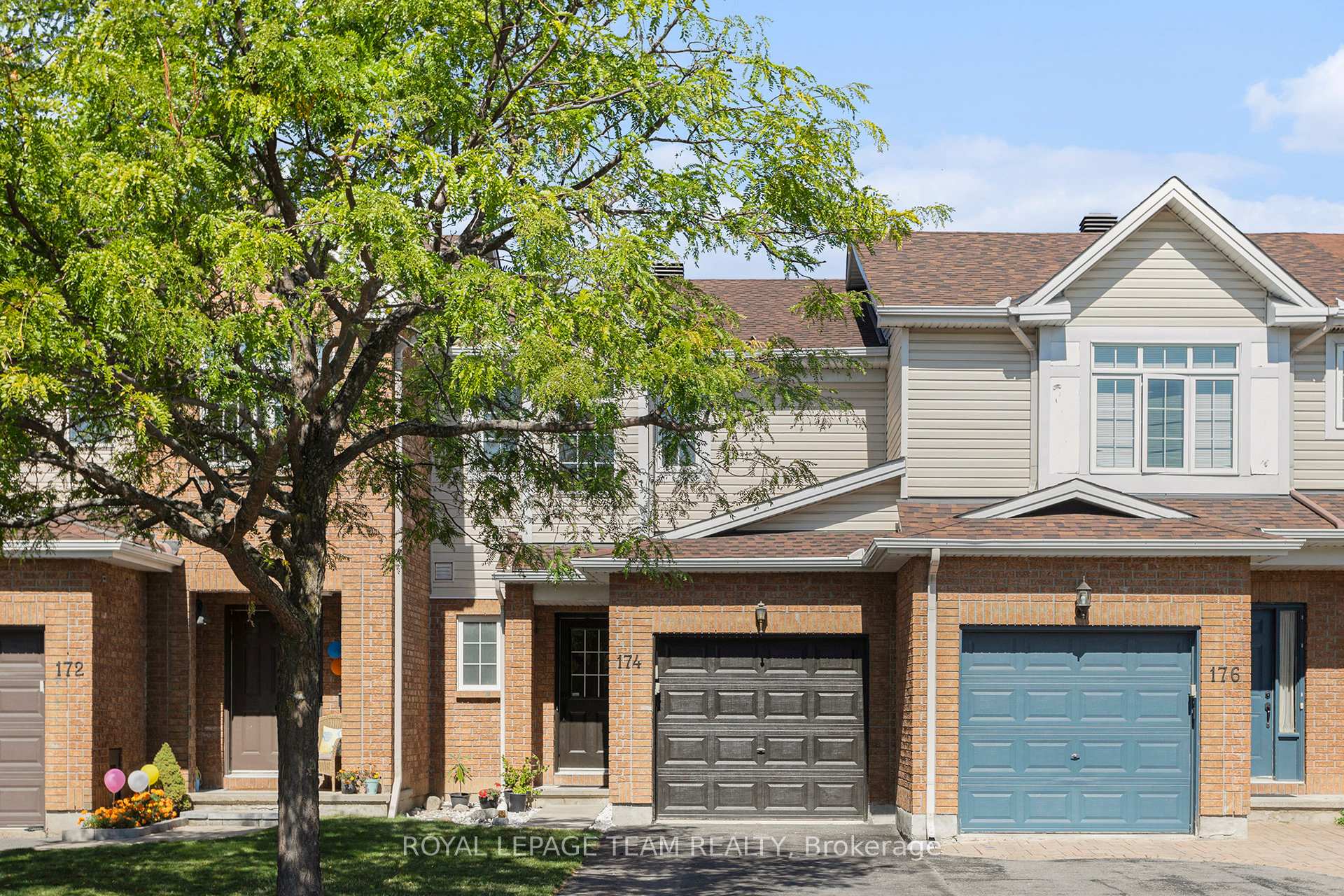 Photo 2 of 174 Colliston Crescent, Ottawa, Ridgemont — HOMEH