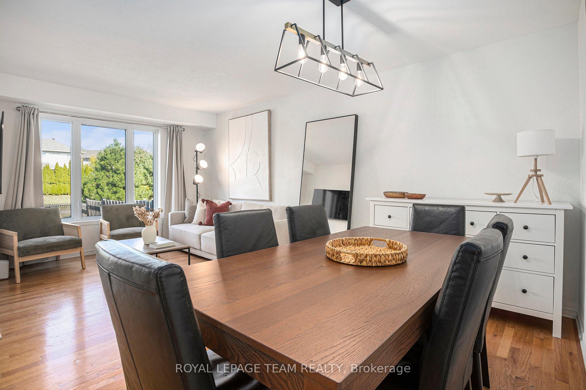 Photo 4 of 174 Colliston Crescent, Ottawa, Ridgemont — HOMEH