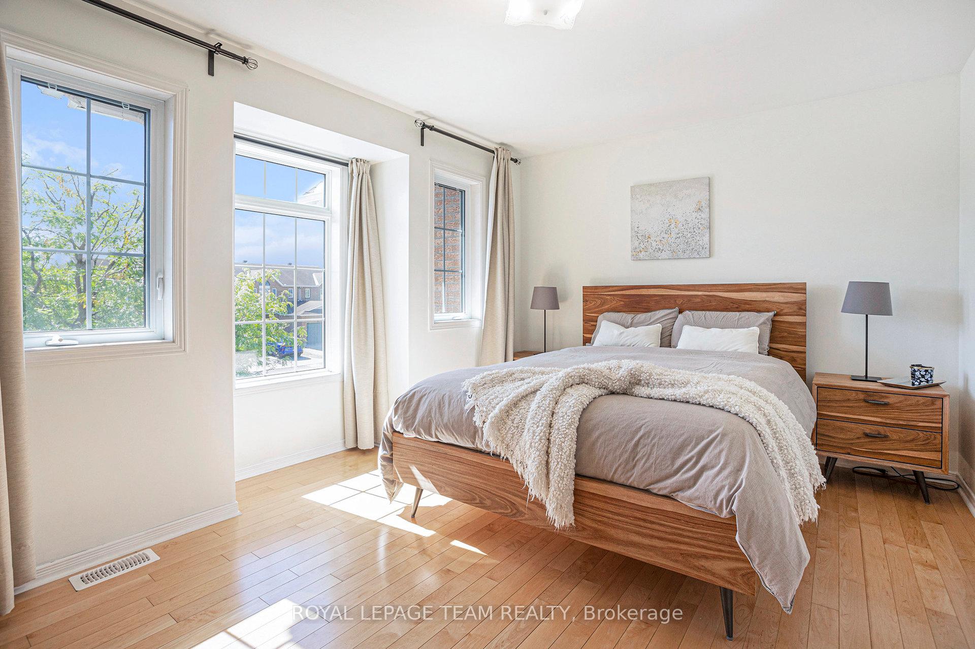 Photo 8 of 174 Colliston Crescent, Ottawa, Ridgemont — HOMEH