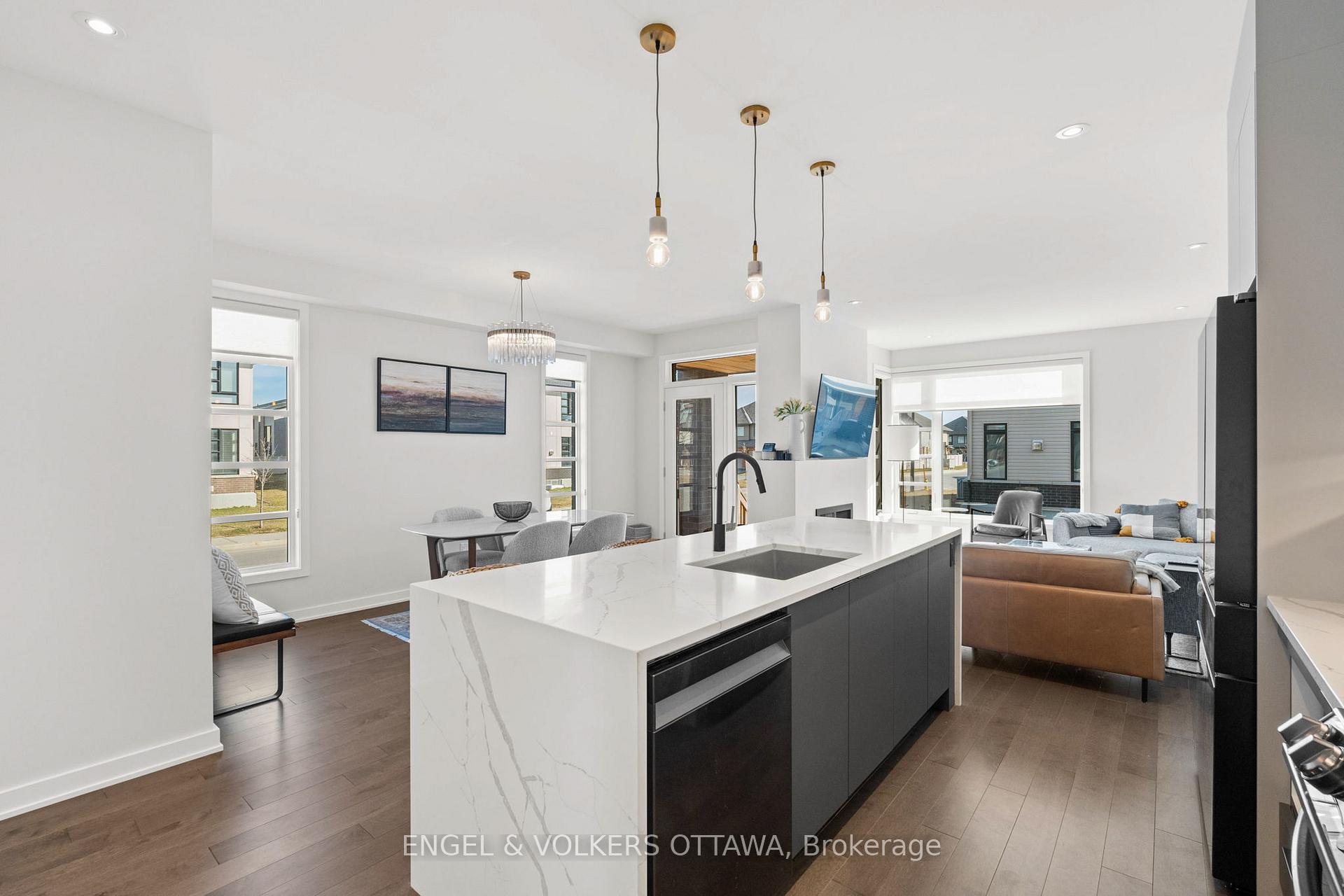 Photo 9 of 438 Trident Mews, Ottawa, Leitrim — HOMEH