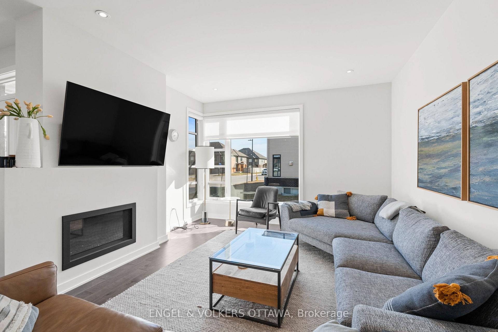 Photo 10 of 438 Trident Mews, Ottawa, Leitrim — HOMEH