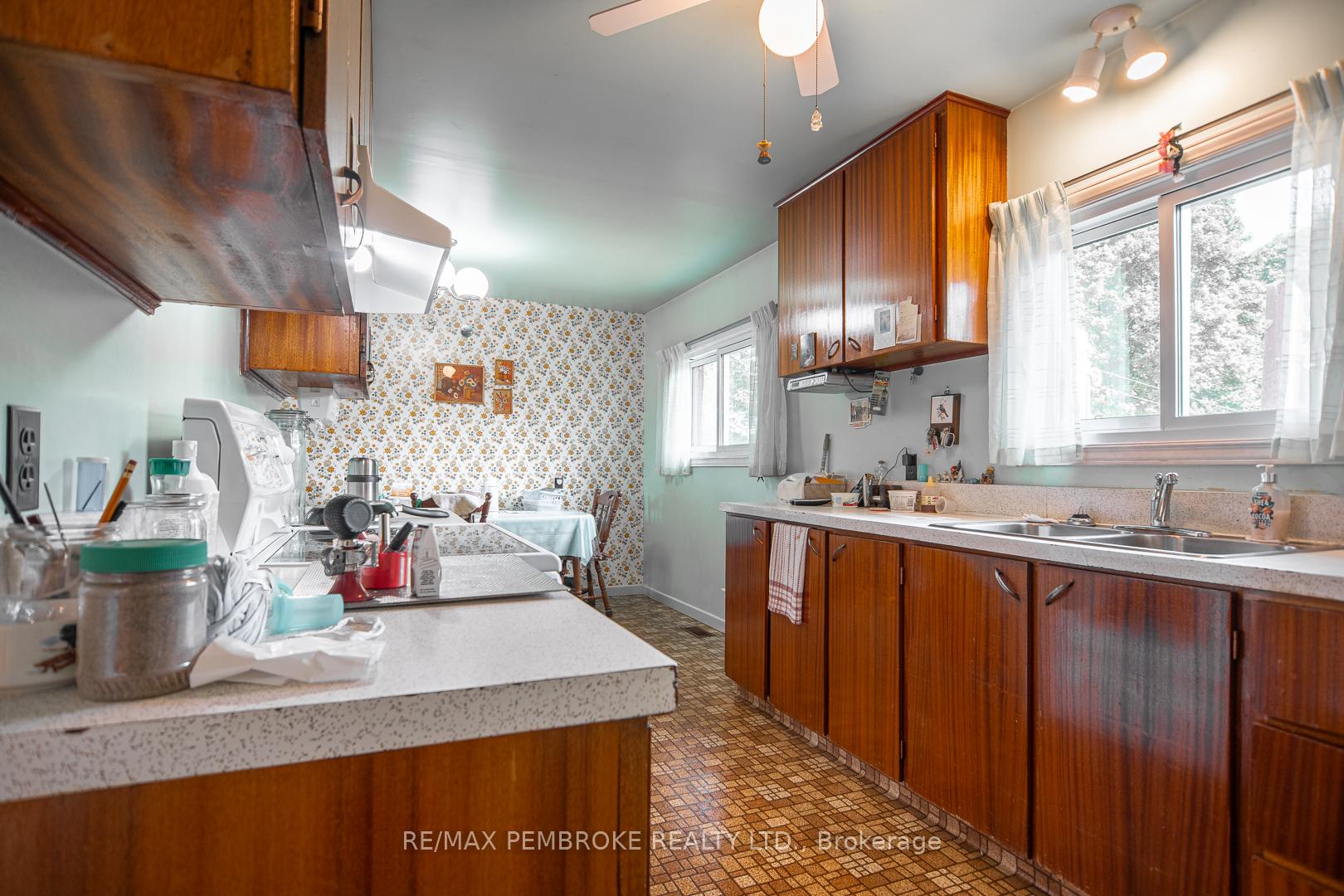 Photo 5 of 187 Sandy Beach Road, Laurentian Valley — HOMEH