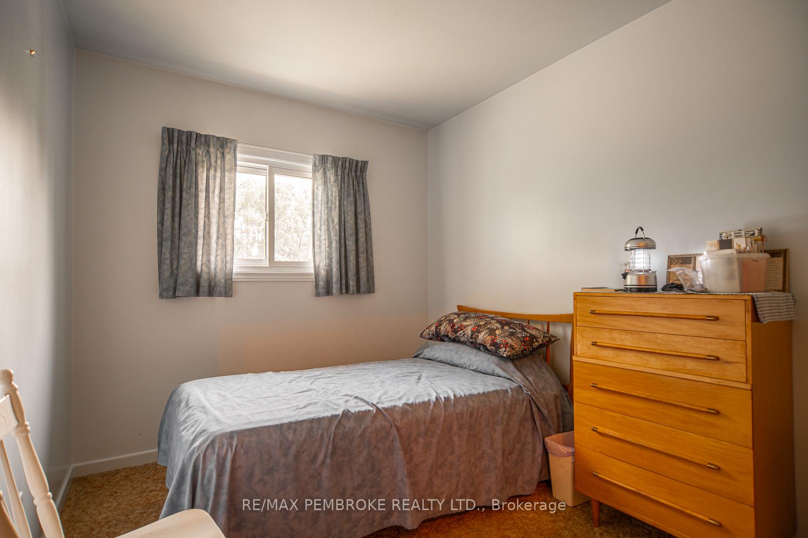 Photo 13 of 187 Sandy Beach Road, Laurentian Valley — HOMEH