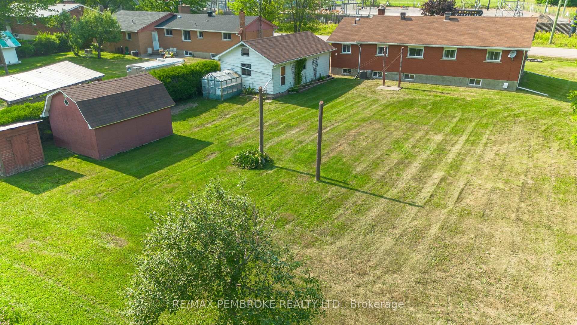 Photo 34 of 187 Sandy Beach Road, Laurentian Valley — HOMEH