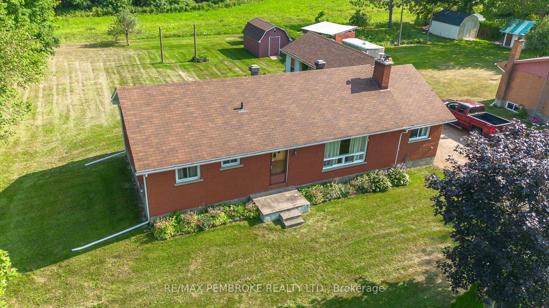 Photo 35 of 187 Sandy Beach Road, Laurentian Valley — HOMEH