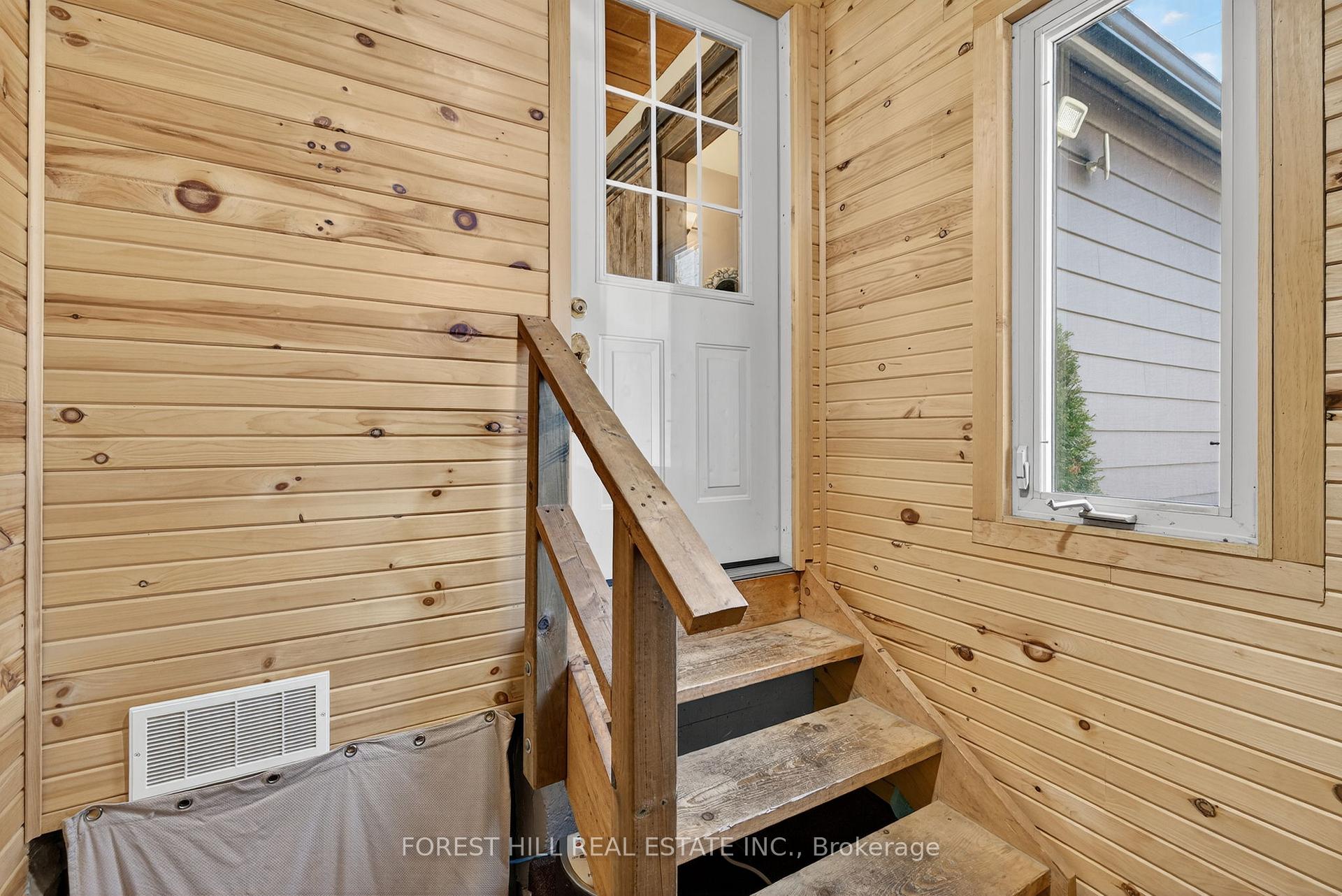Photo 9 of 3 Elora Street N, Mapleton, Rural Mapleton — HOMEH