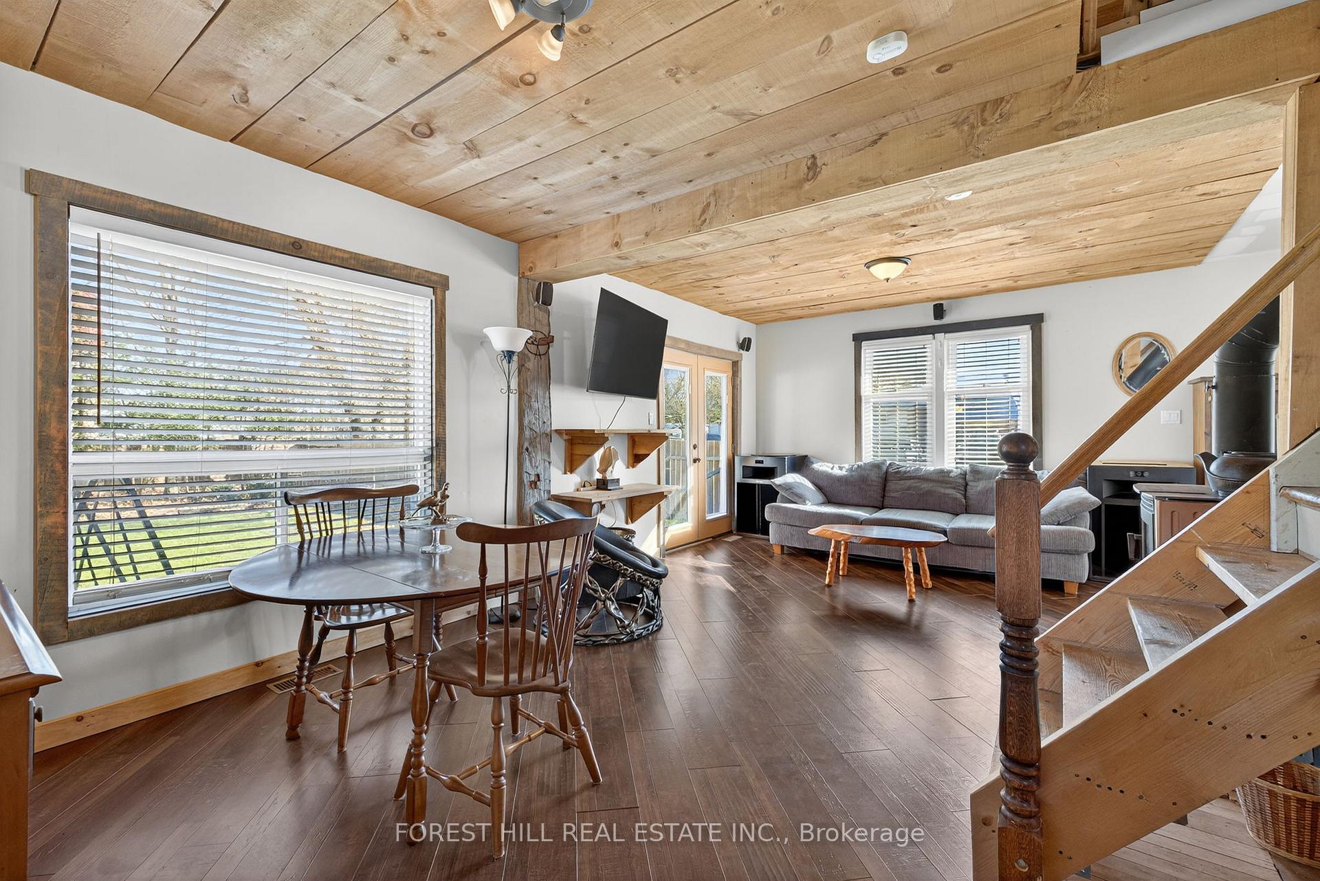 Photo 11 of 3 Elora Street N, Mapleton, Rural Mapleton — HOMEH