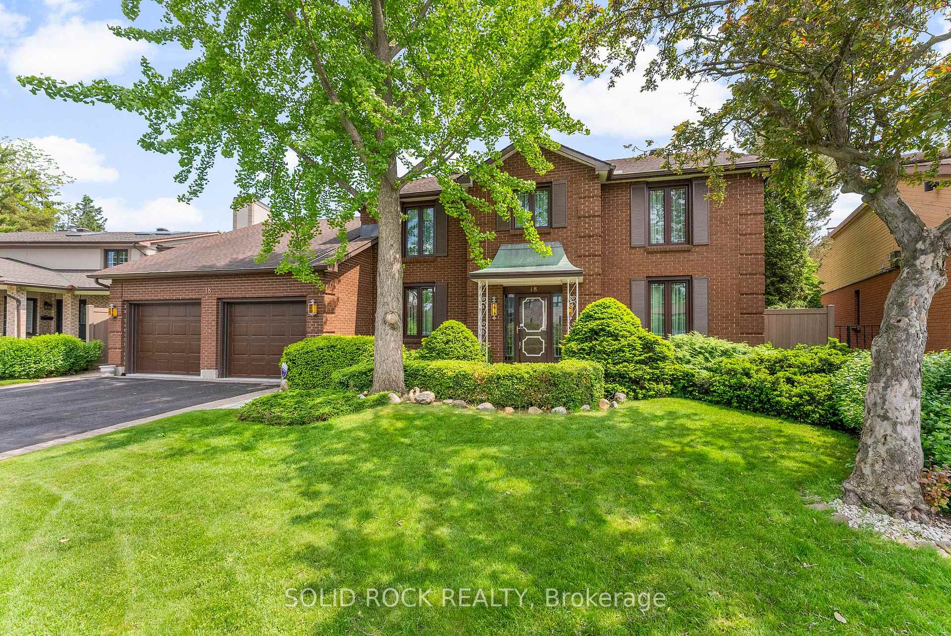 Photo 2 of 18 Royal Hunt Court, Ottawa, Hunt Club — HOMEH