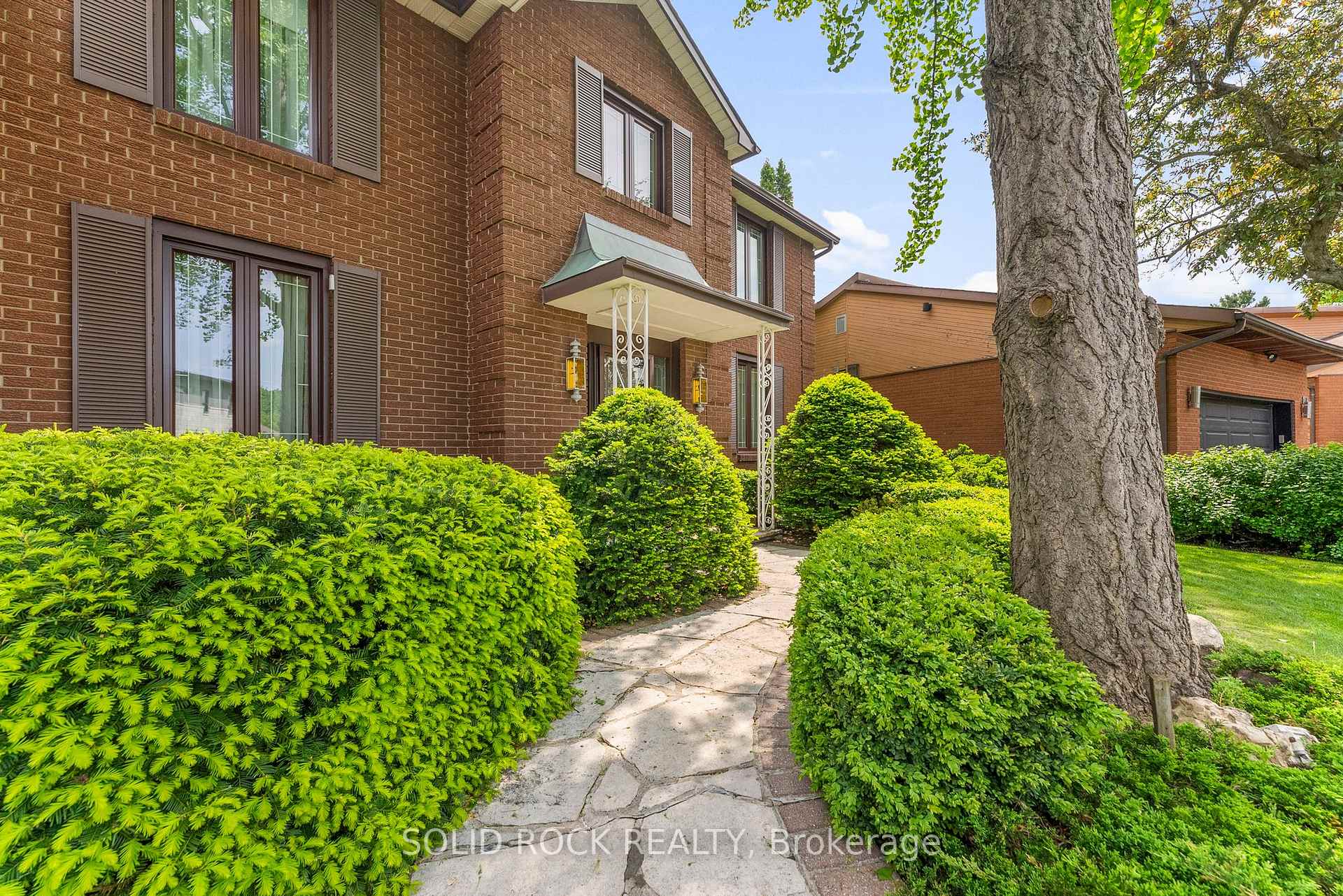 Photo 3 of 18 Royal Hunt Court, Ottawa, Hunt Club — HOMEH