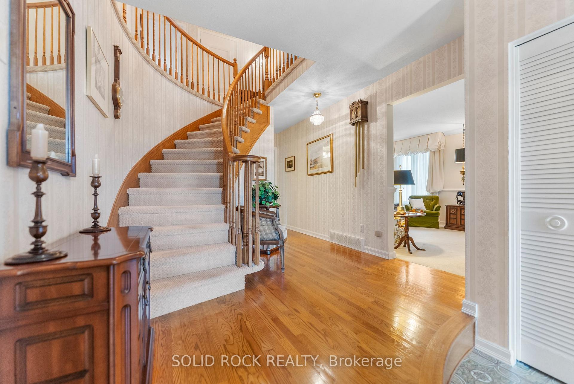 Photo 9 of 18 Royal Hunt Court, Ottawa, Hunt Club — HOMEH