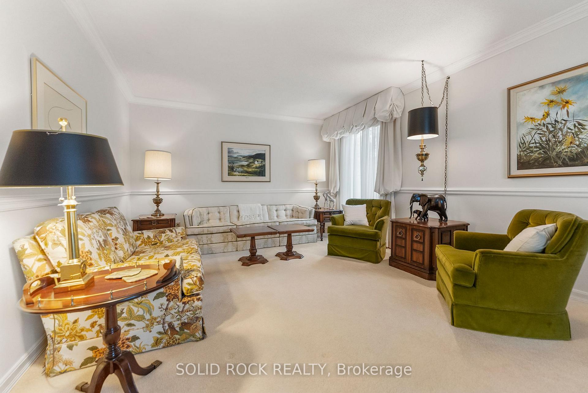 Photo 11 of 18 Royal Hunt Court, Ottawa, Hunt Club — HOMEH