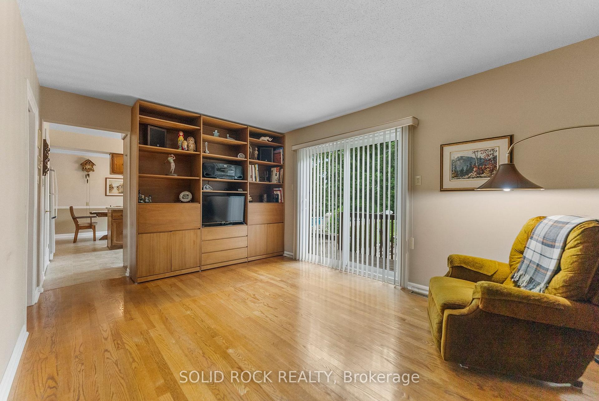 Photo 15 of 18 Royal Hunt Court, Ottawa, Hunt Club — HOMEH