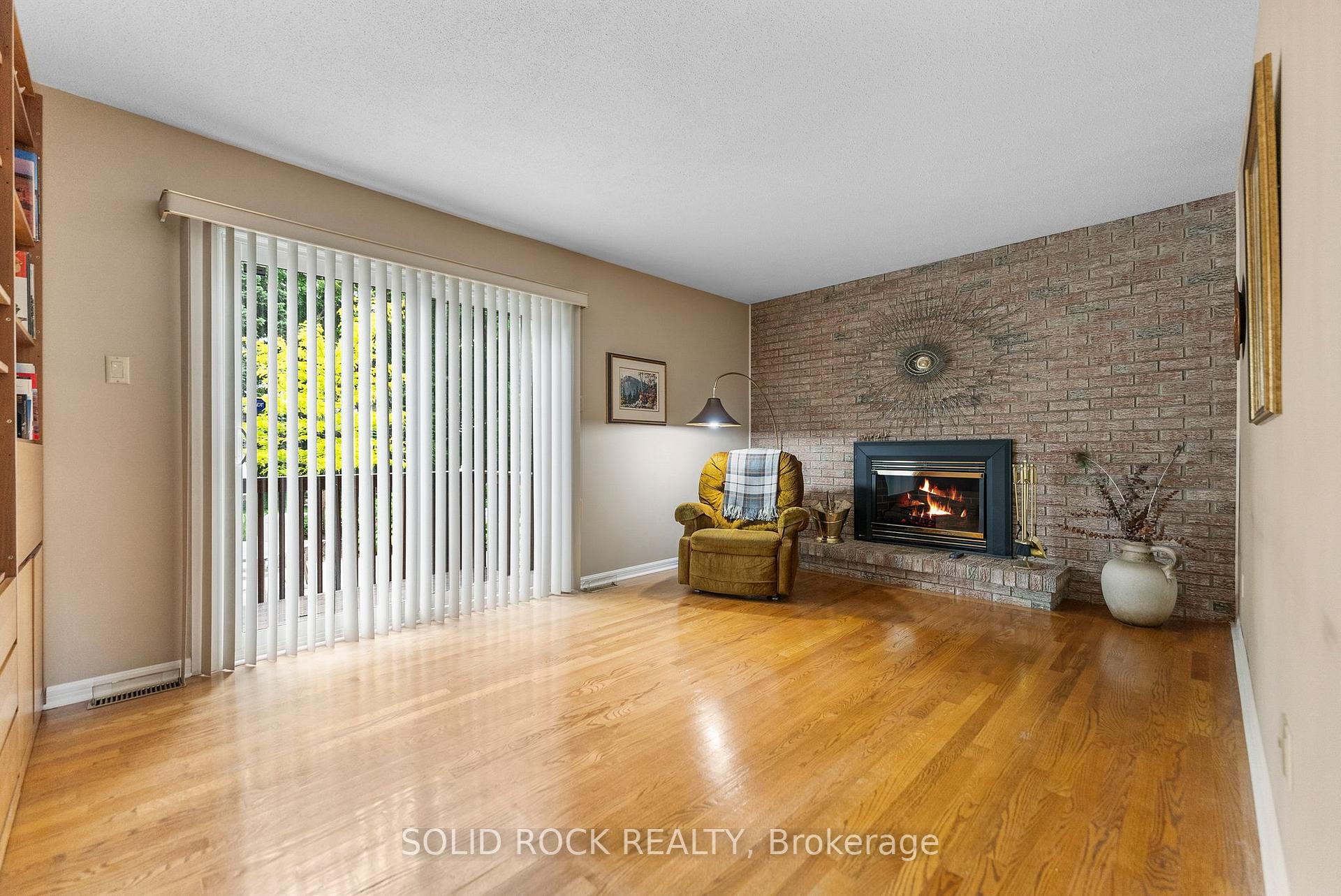 Photo 16 of 18 Royal Hunt Court, Ottawa, Hunt Club — HOMEH