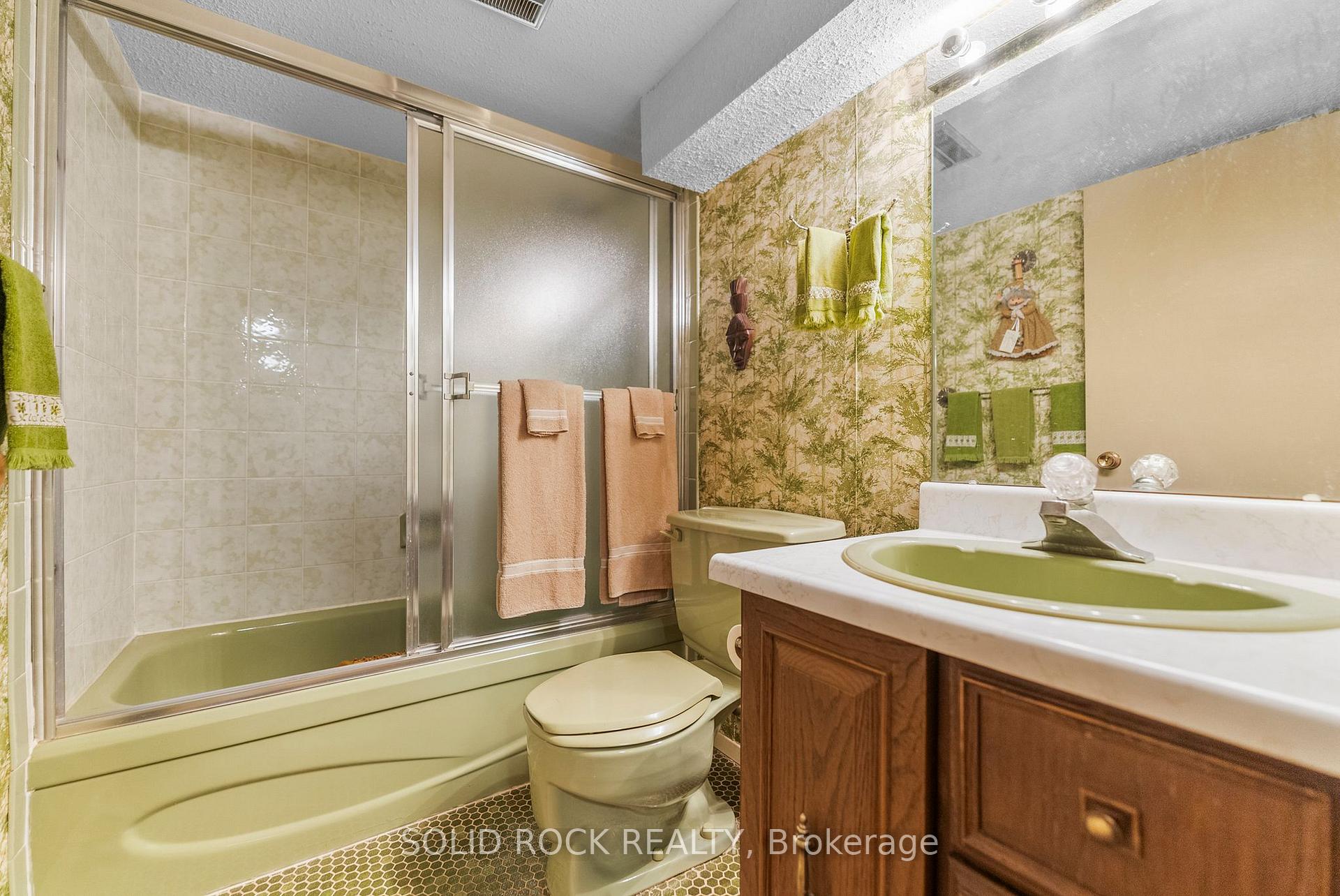 Photo 39 of 18 Royal Hunt Court, Ottawa, Hunt Club — HOMEH