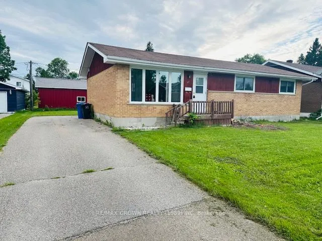 Photo 1 of 12 Winnipeg Street, Kapuskasing — HOMEH