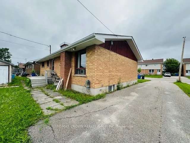 Photo 9 of 12 Winnipeg Street, Kapuskasing — HOMEH