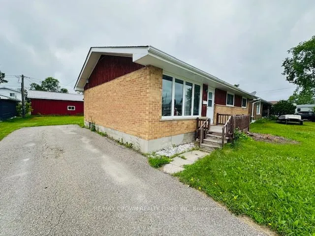 Photo 12 of 12 Winnipeg Street, Kapuskasing — HOMEH