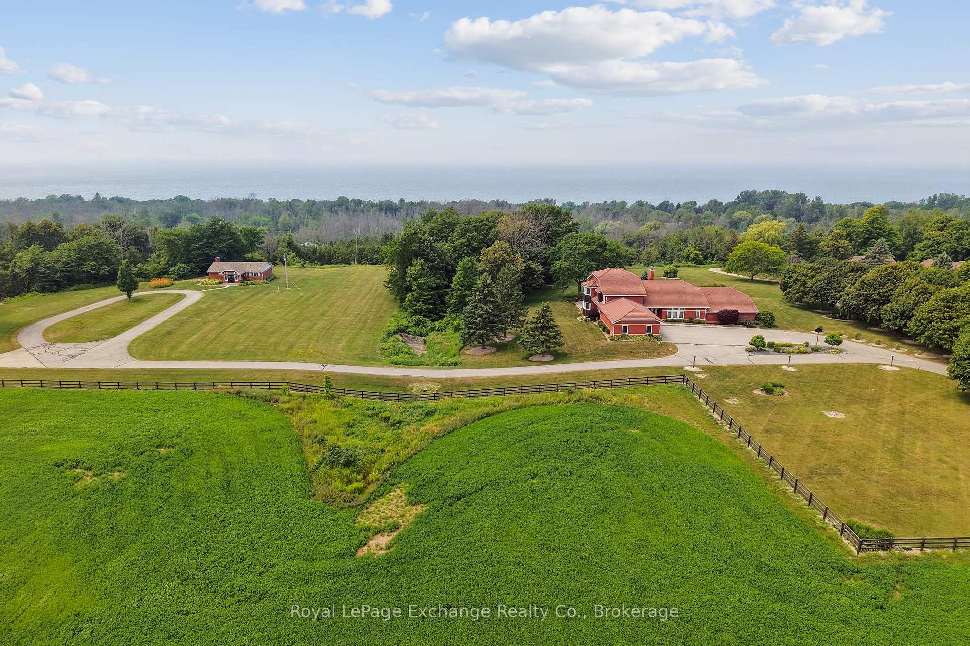 Front of 248/250 Bruce Road 23