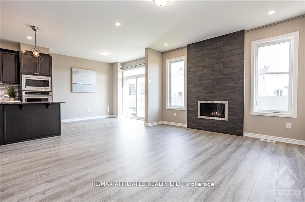 Photo 6 of 226 Cranesbill Road, Ottawa, Kanata - Emerald Meadows/Trailwest — HOMEH