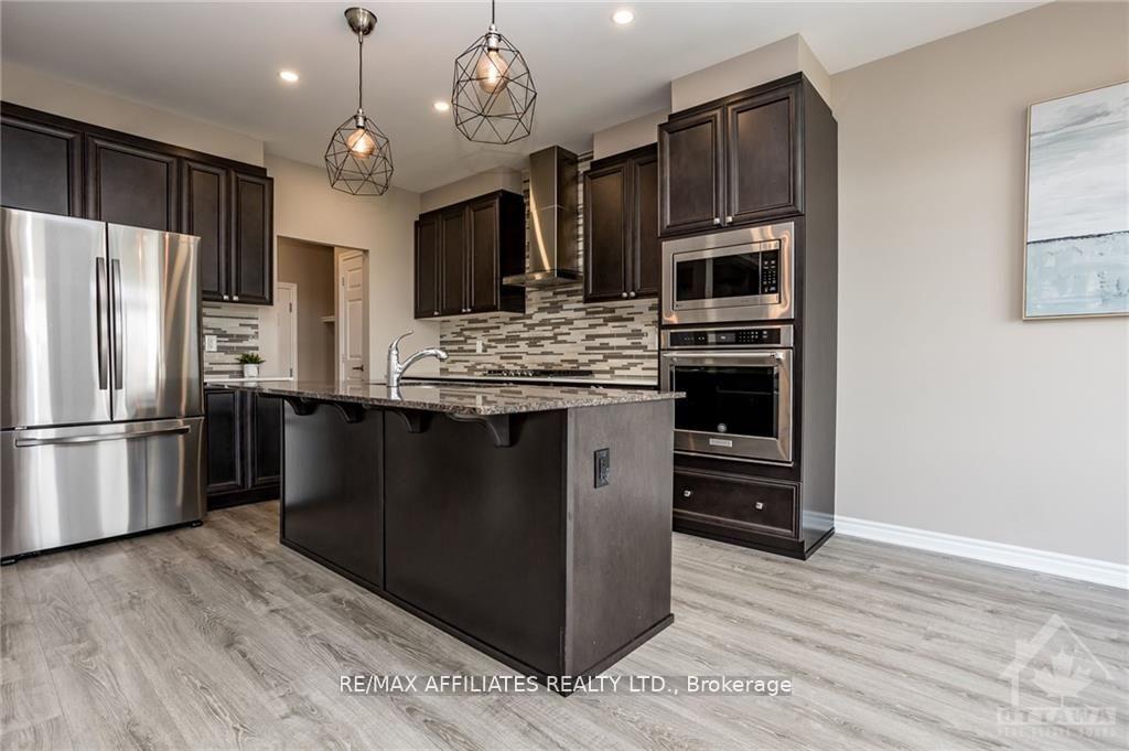 Photo 9 of 226 Cranesbill Road, Ottawa, Kanata - Emerald Meadows/Trailwest — HOMEH