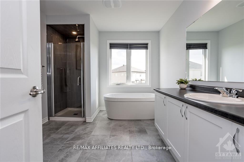 Photo 18 of 226 Cranesbill Road, Ottawa, Kanata - Emerald Meadows/Trailwest — HOMEH