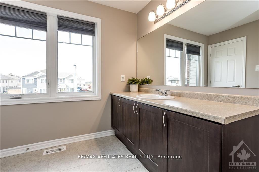 Photo 23 of 226 Cranesbill Road, Ottawa, Kanata - Emerald Meadows/Trailwest — HOMEH