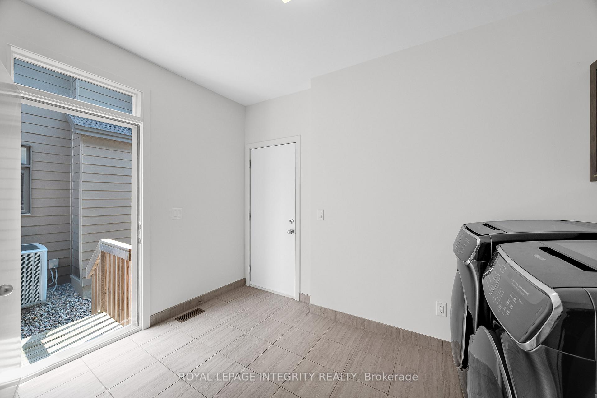 Photo 23 of 925 Islington Way, Ottawa, Leitrim — HOMEH