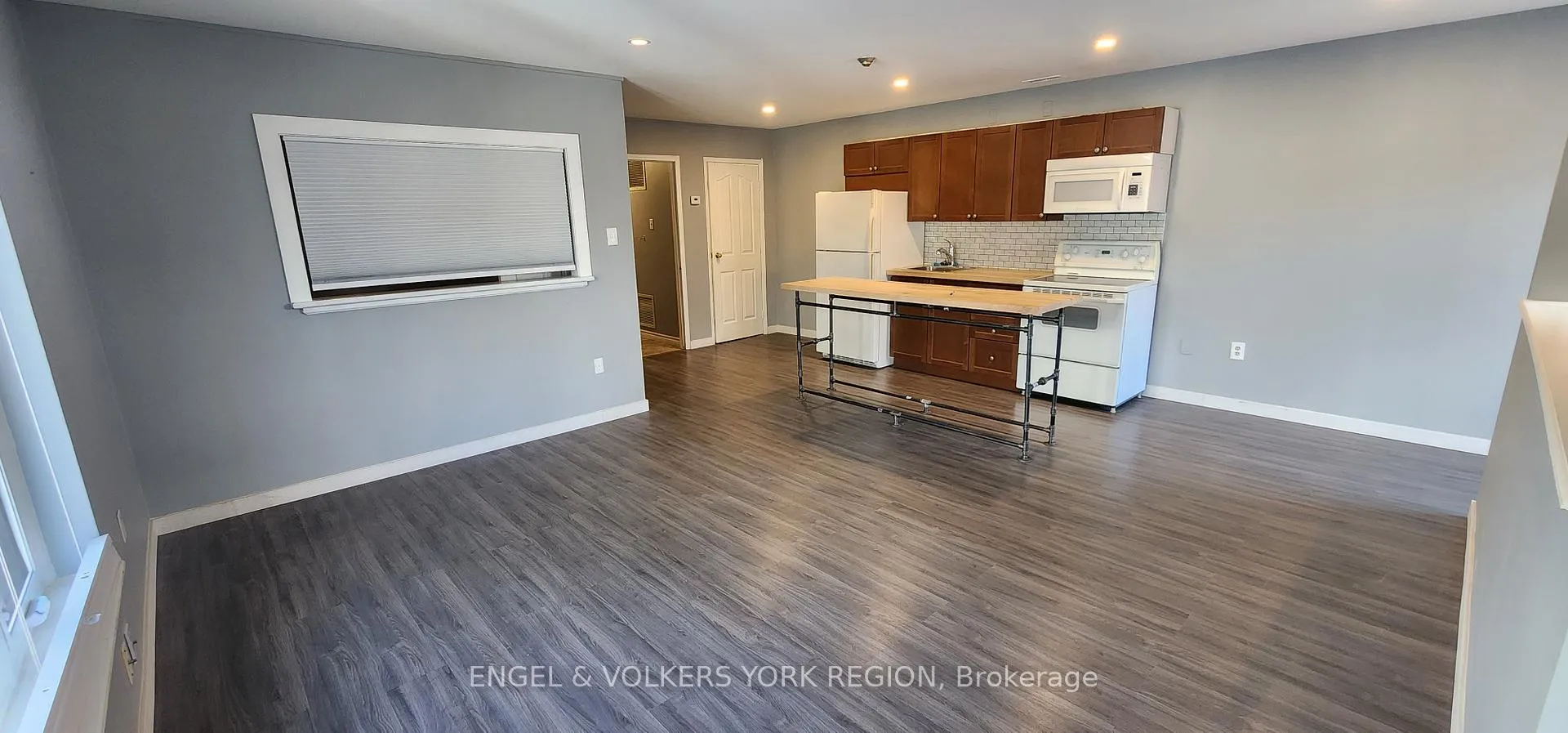 Photo 1 of Unit B, 6 Queen Street, Innisfil, Cookstown — HOMEH