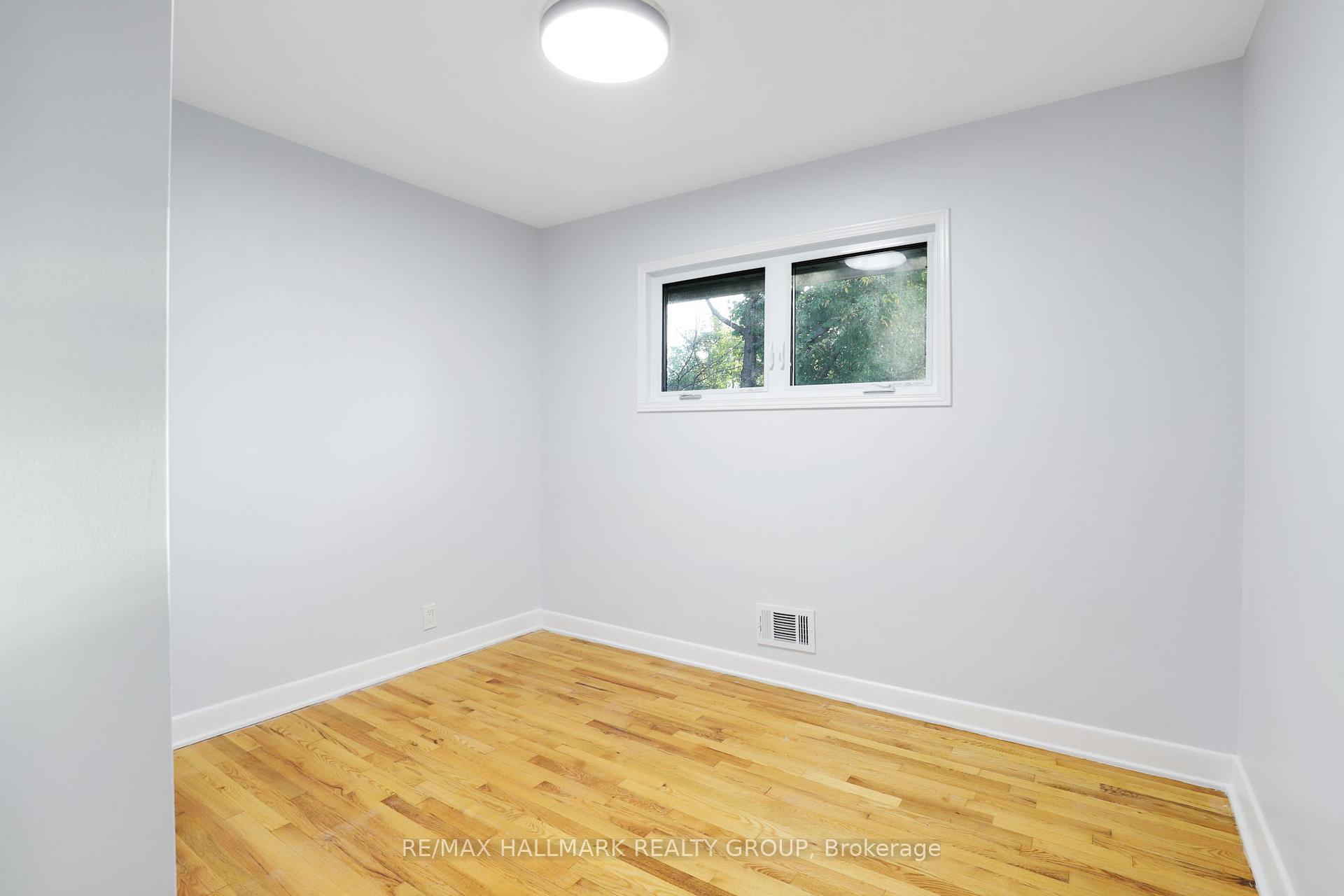 Photo 12 of Unit 1, 874 Rex Avenue, Ottawa, McKellar Heights — HOMEH