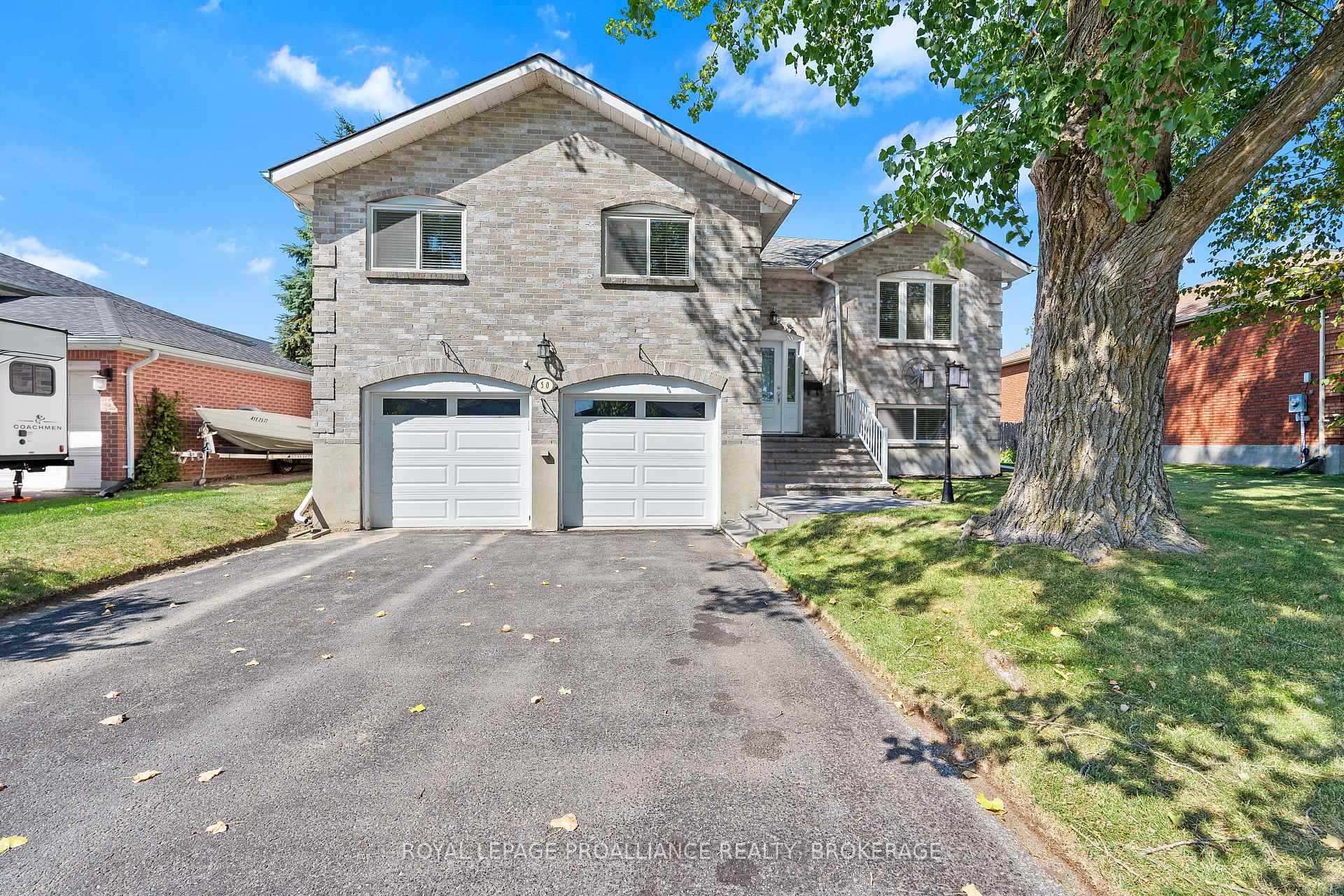 Photo 2 of 50 Davey Crescent, Loyalist, Amherstview — HOMEH