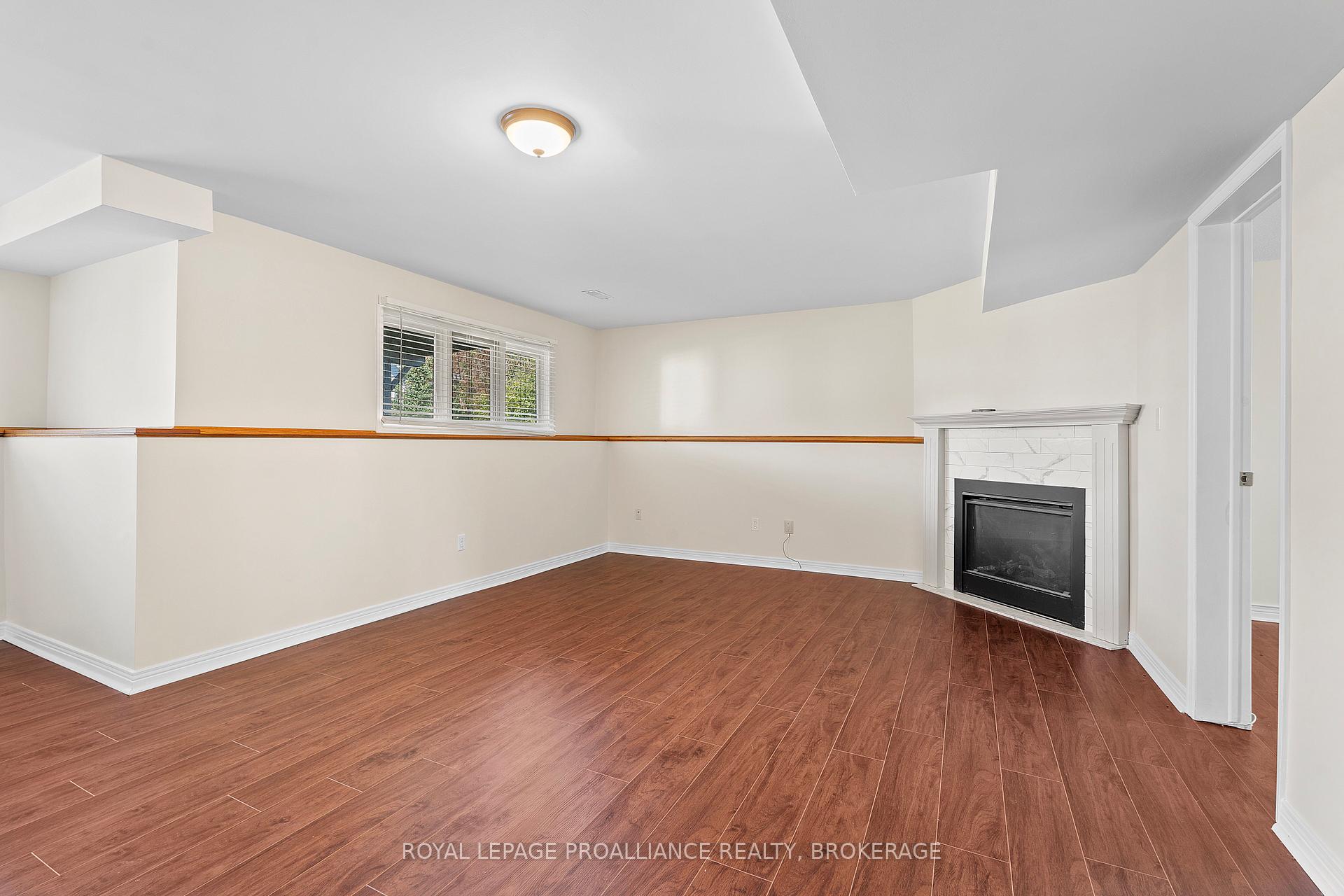 Photo 29 of 50 Davey Crescent, Loyalist, Amherstview — HOMEH