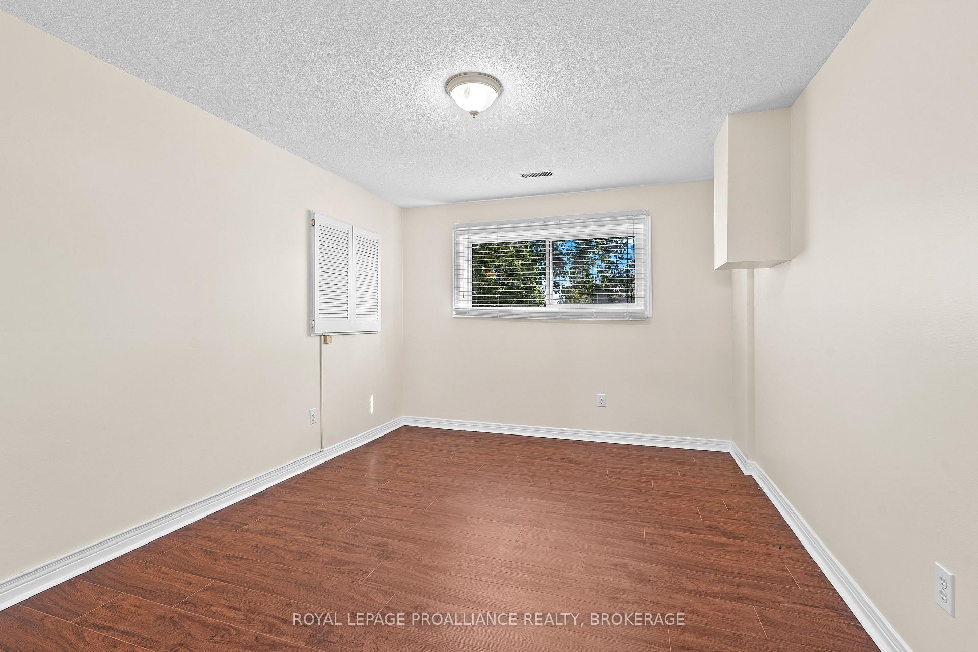 Photo 30 of 50 Davey Crescent, Loyalist, Amherstview — HOMEH