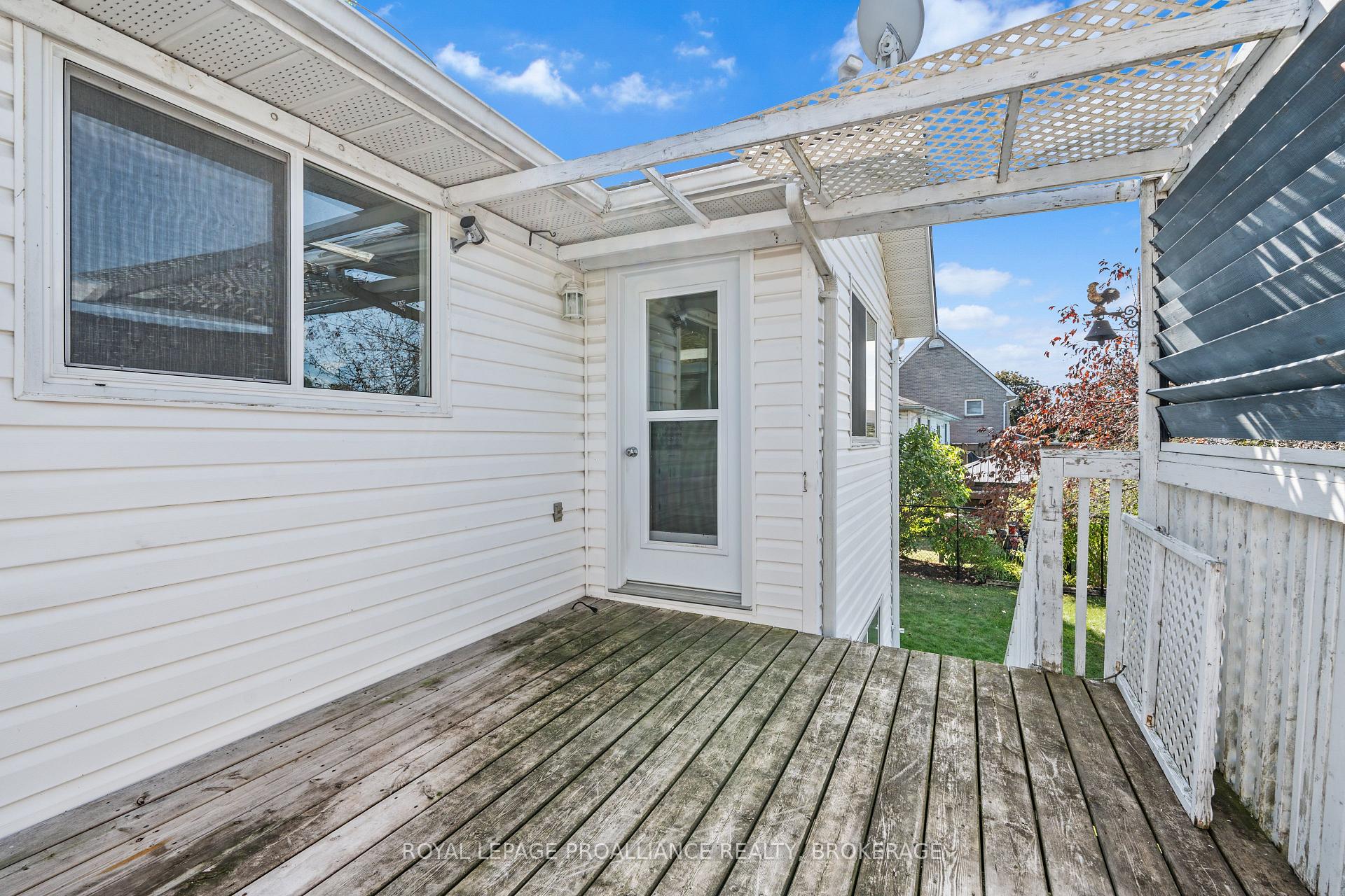 Photo 34 of 50 Davey Crescent, Loyalist, Amherstview — HOMEH