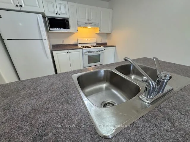 Photo 9 of 112 Briceland Street, Kingston, Rideau — HOMEH