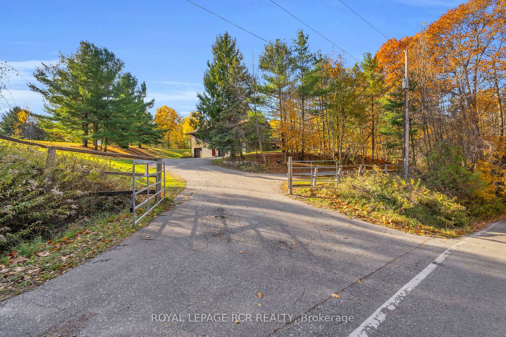 Photo 4 of 300 Old Bathurst Street, King, Rural King — HOMEH