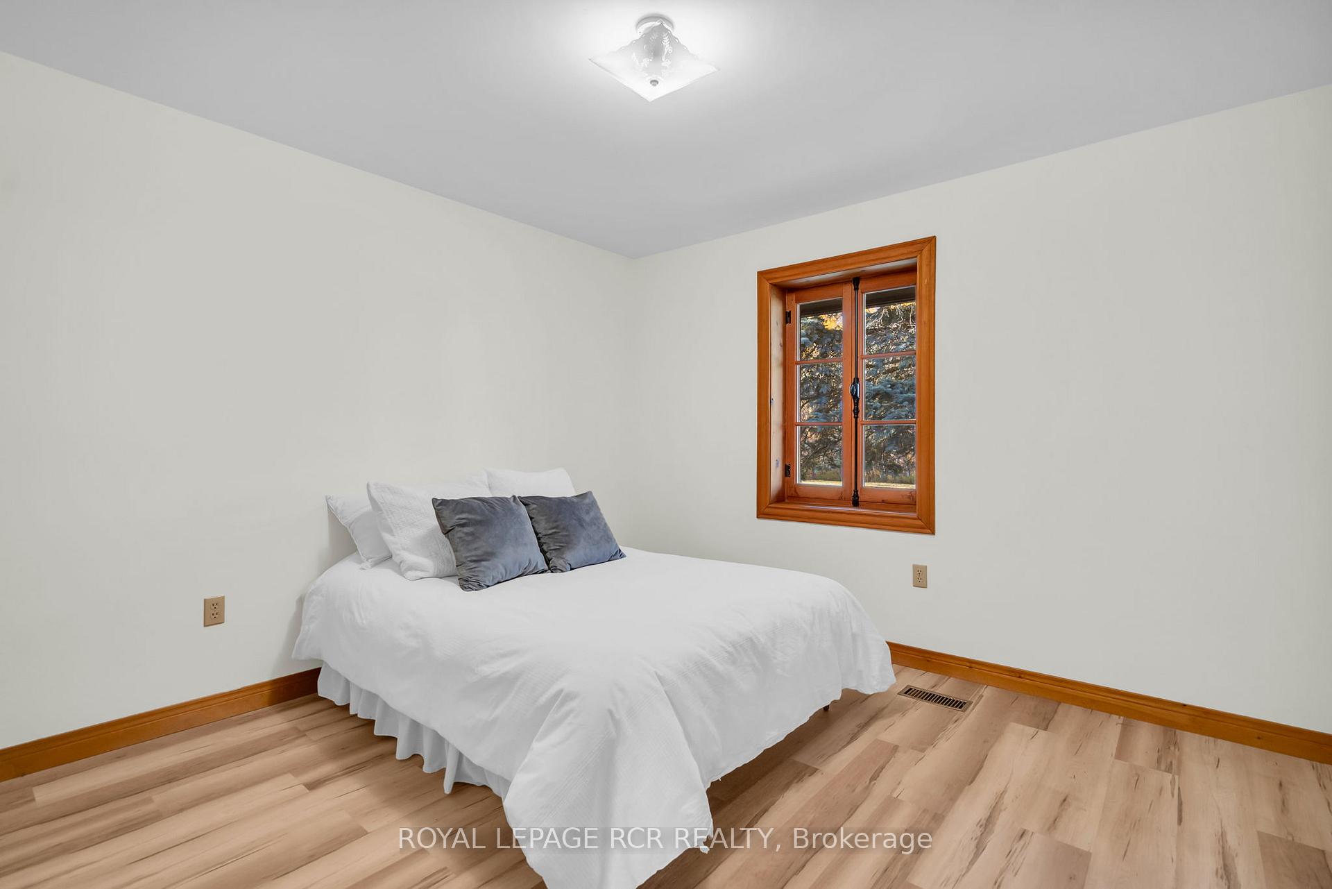 Photo 21 of 300 Old Bathurst Street, King, Rural King — HOMEH