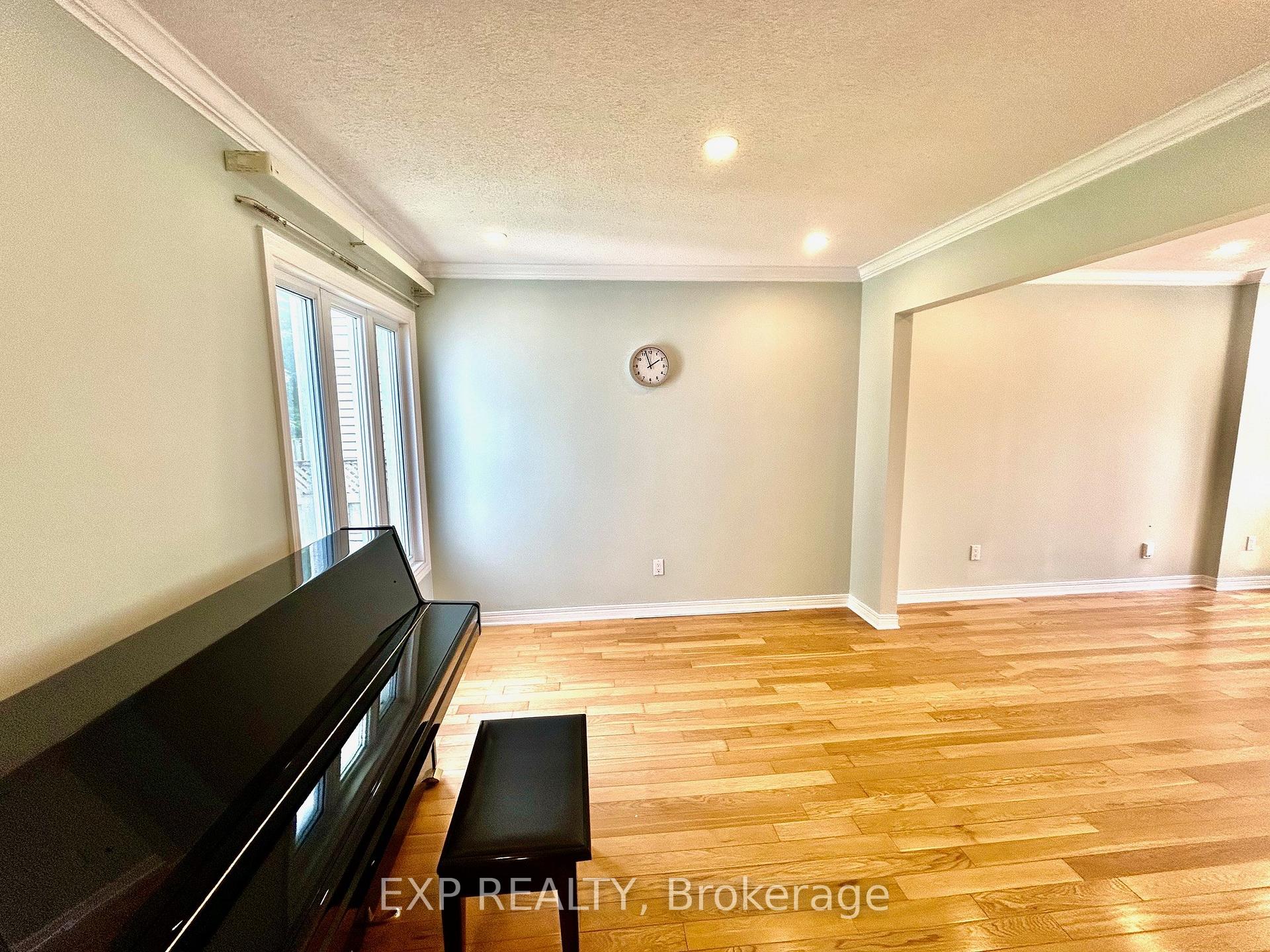 Photo 9 of 135 Picasso Drive, Ottawa, Hunt Club Park — HOMEH