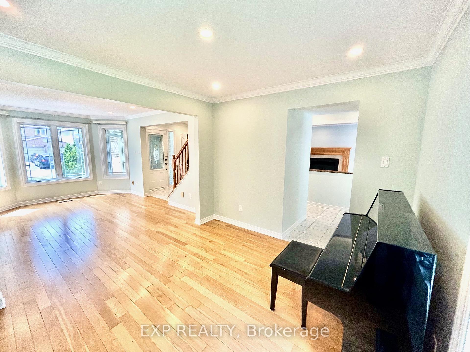 Photo 10 of 135 Picasso Drive, Ottawa, Hunt Club Park — HOMEH