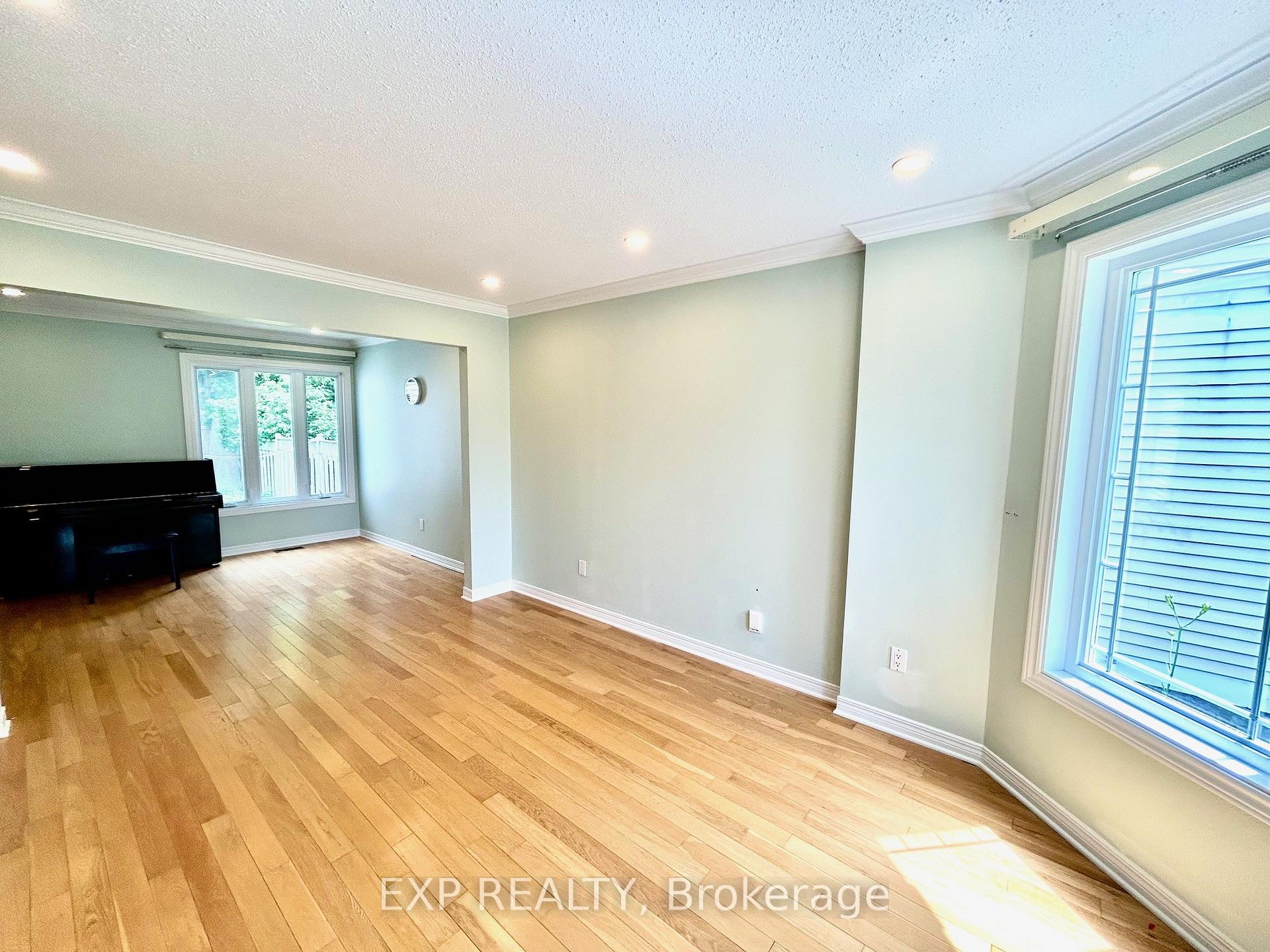 Photo 11 of 135 Picasso Drive, Ottawa, Hunt Club Park — HOMEH